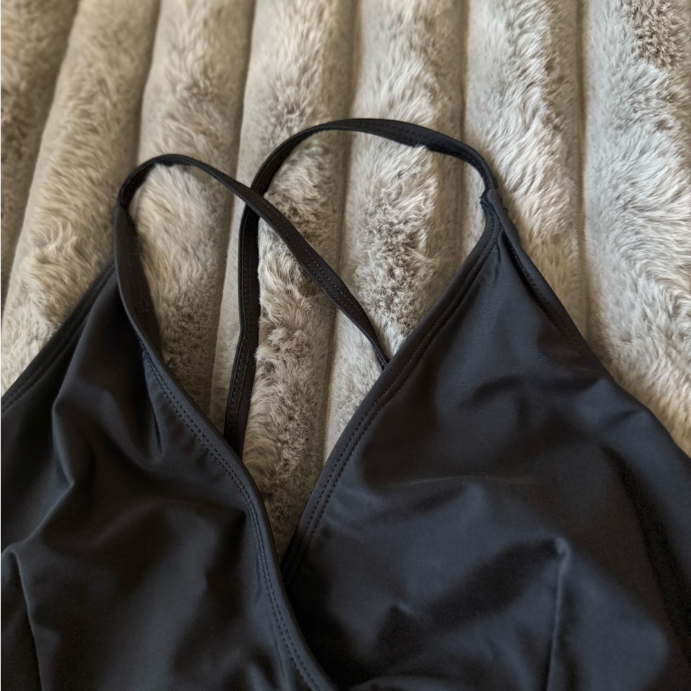 Black Ruffled Crop Top - Picture 4 of 9